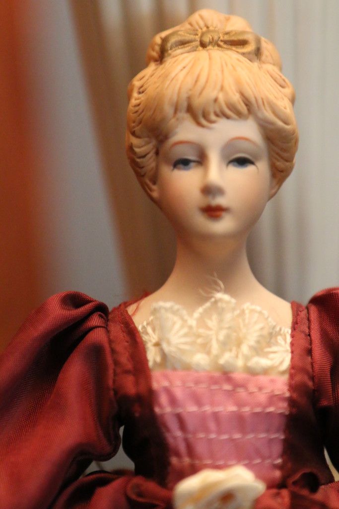 vintag porcelain doll