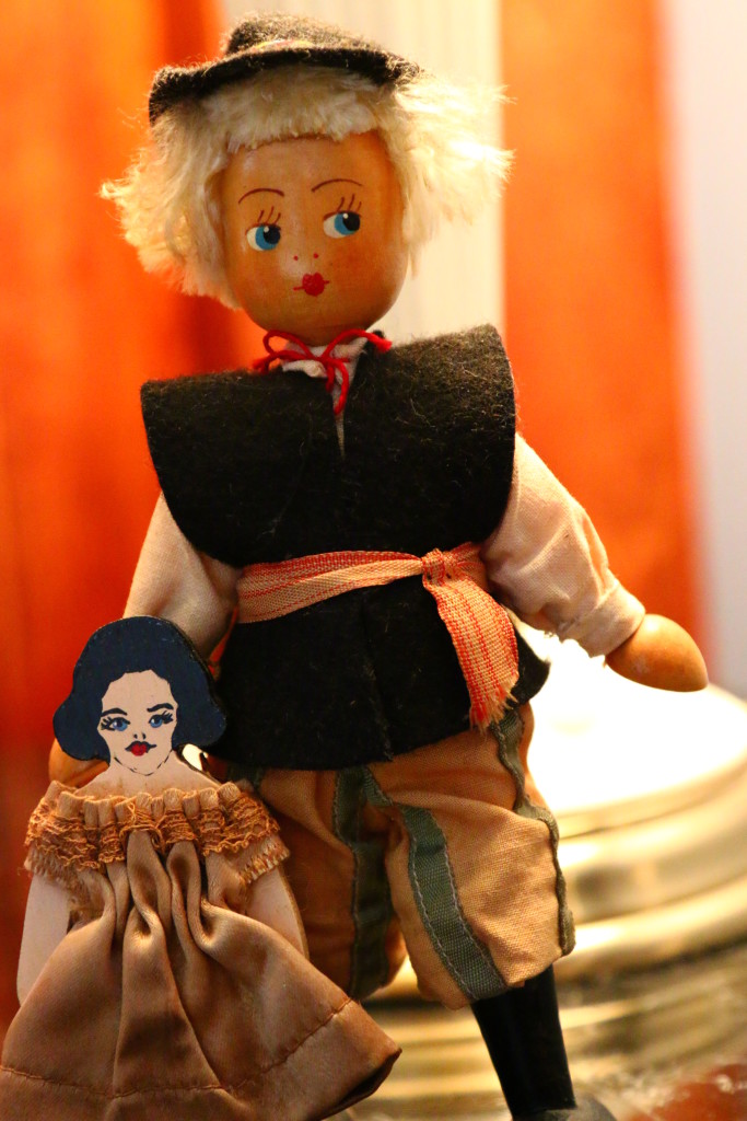 wooden puppets & dolls