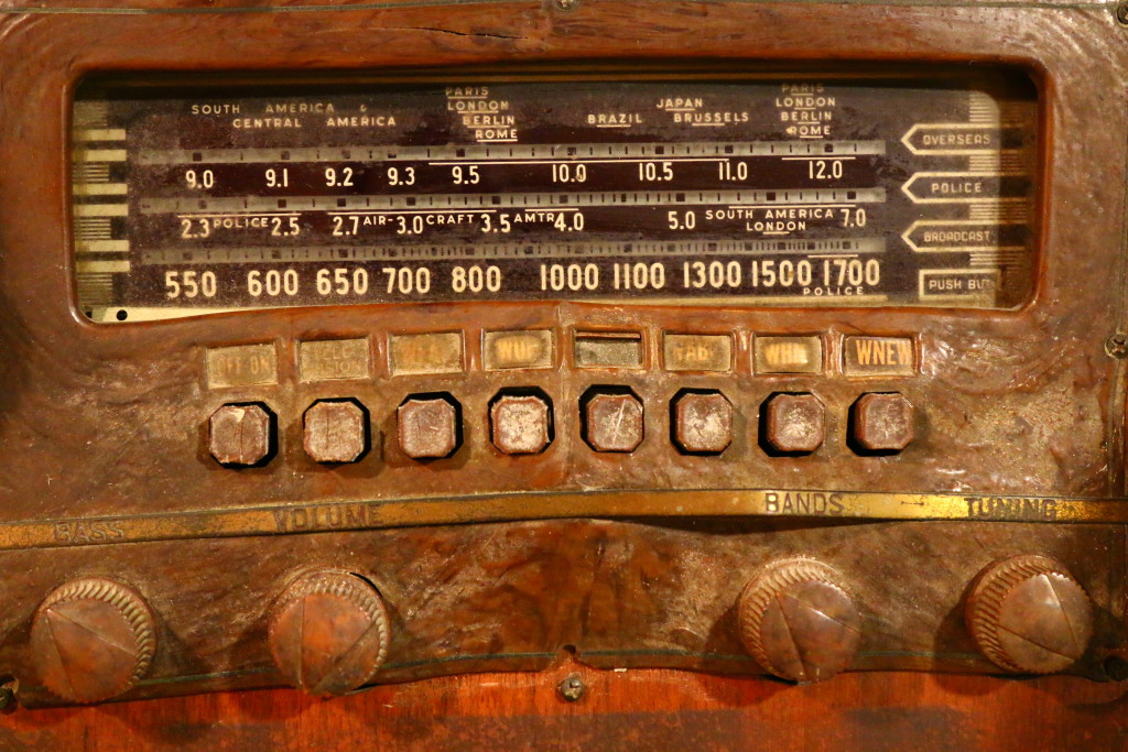 old vintage 1940s Philco console radio