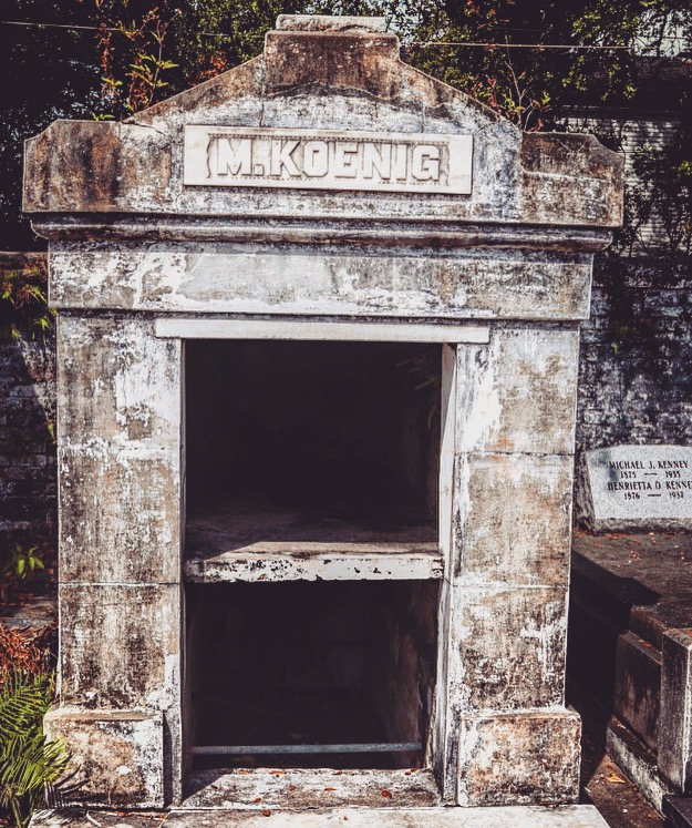 open tomb, New Orleans cemetery