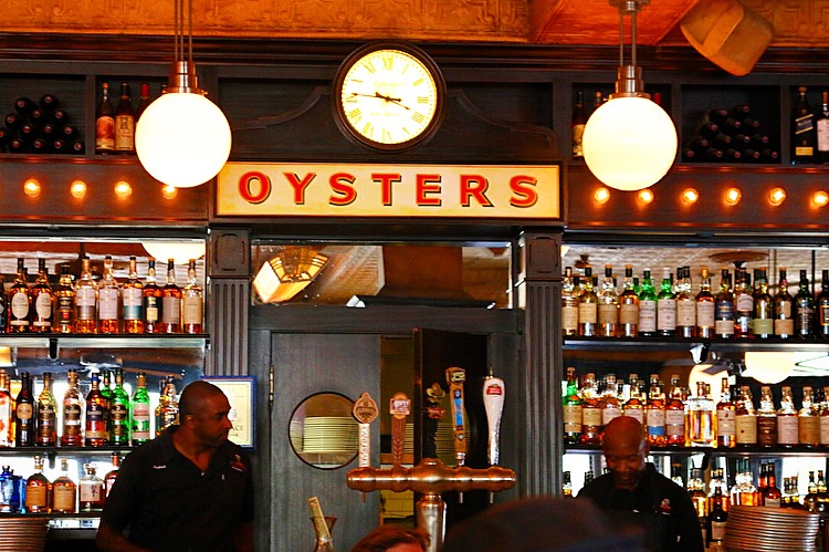 Superior Seafood & Oyster Bar, New Orleans Restaurant