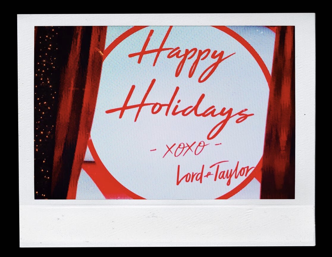 Happy Holiday XOXO Lord & Taylor Digital Sign - 2018 Holiday Window Display