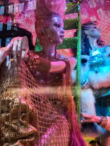 The Grinch Whoville Mannequin - The Grinch 2018 Bloomingdale's Holiday Window Display
