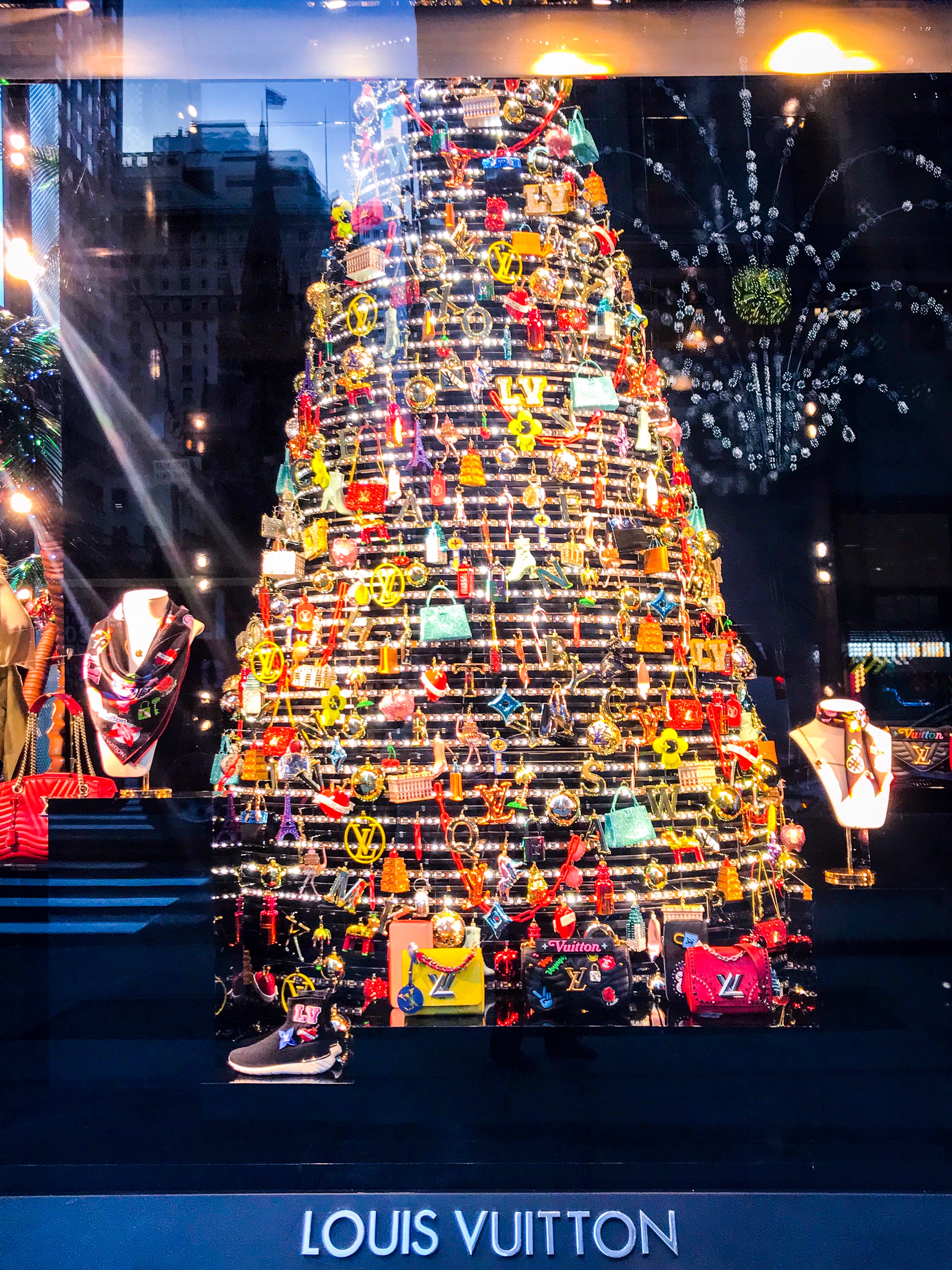 Louis Vuitton Christmas Tree 2018 Holiday Window Display