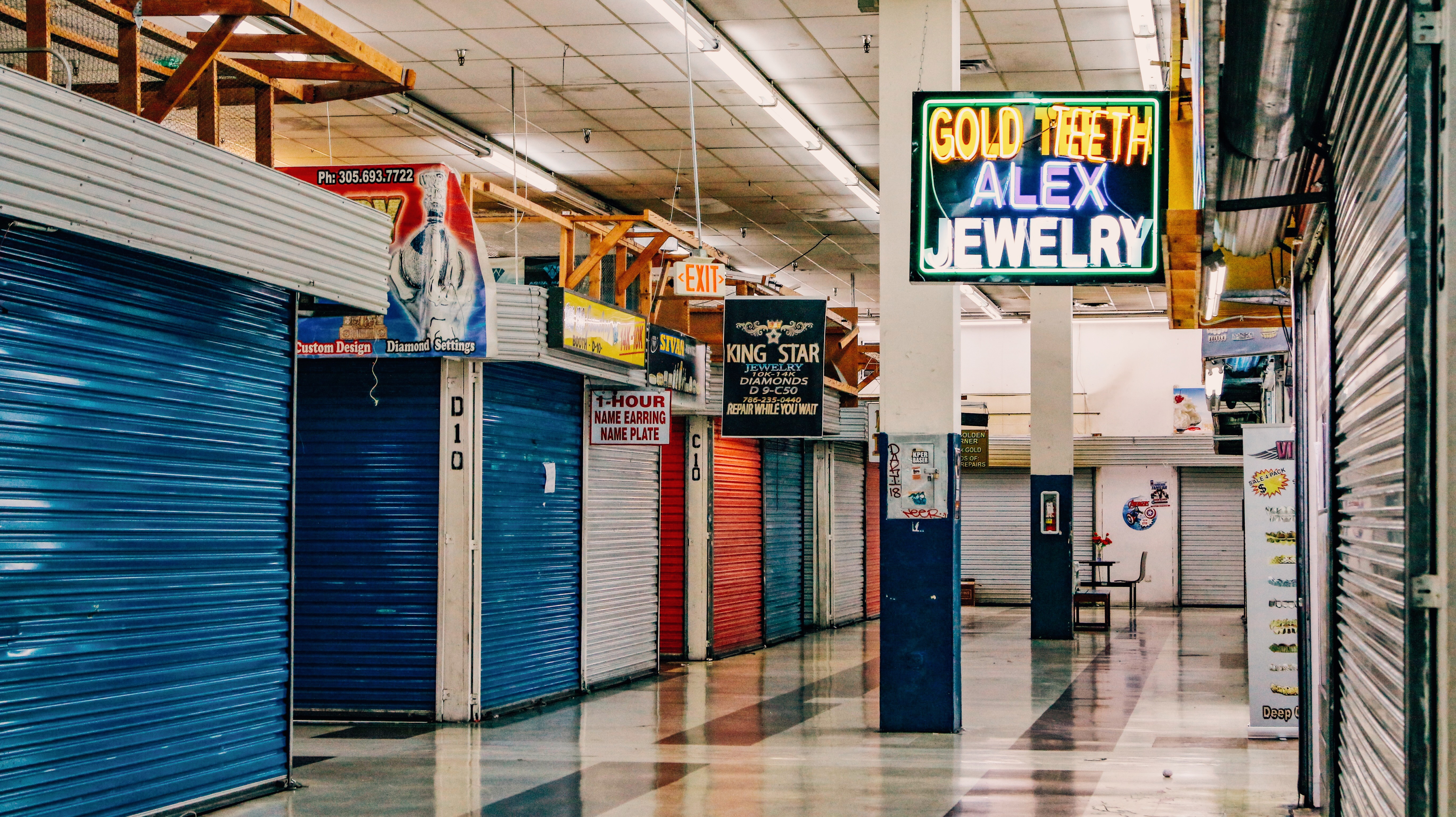 Flea Market USA, Miami, FL, Alex Gold Teeth & Jewelry shop
