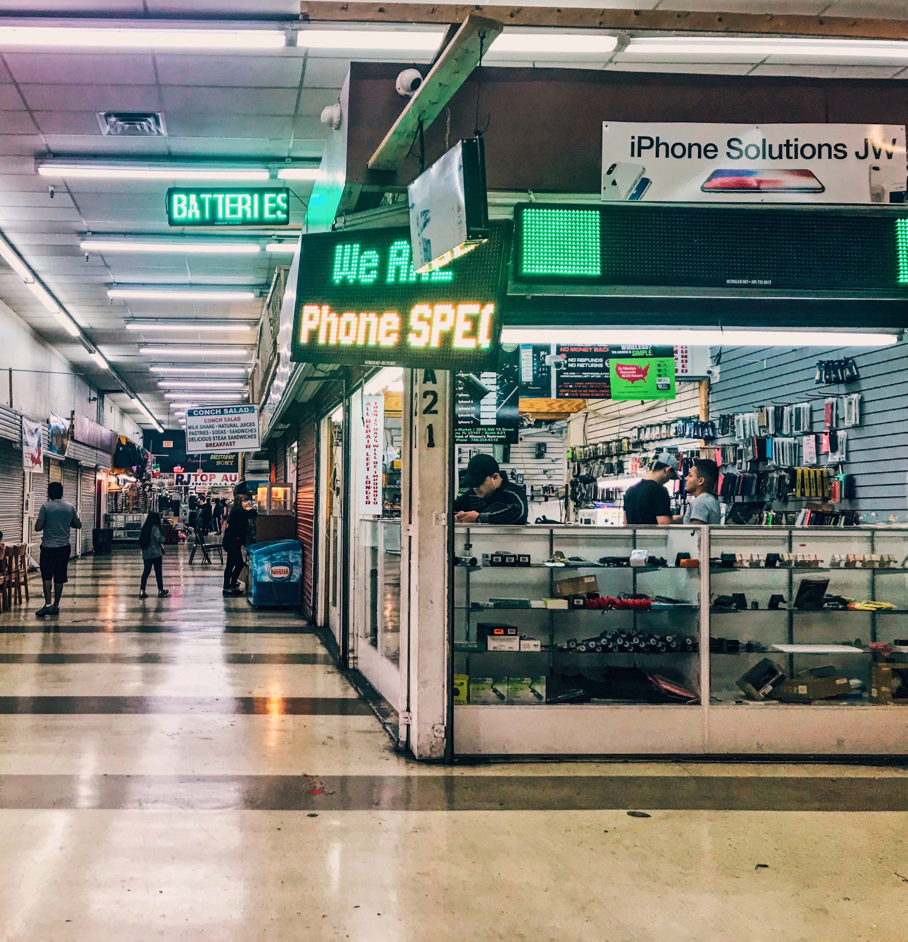 Flea Market USA, Miami, FL electronics shop