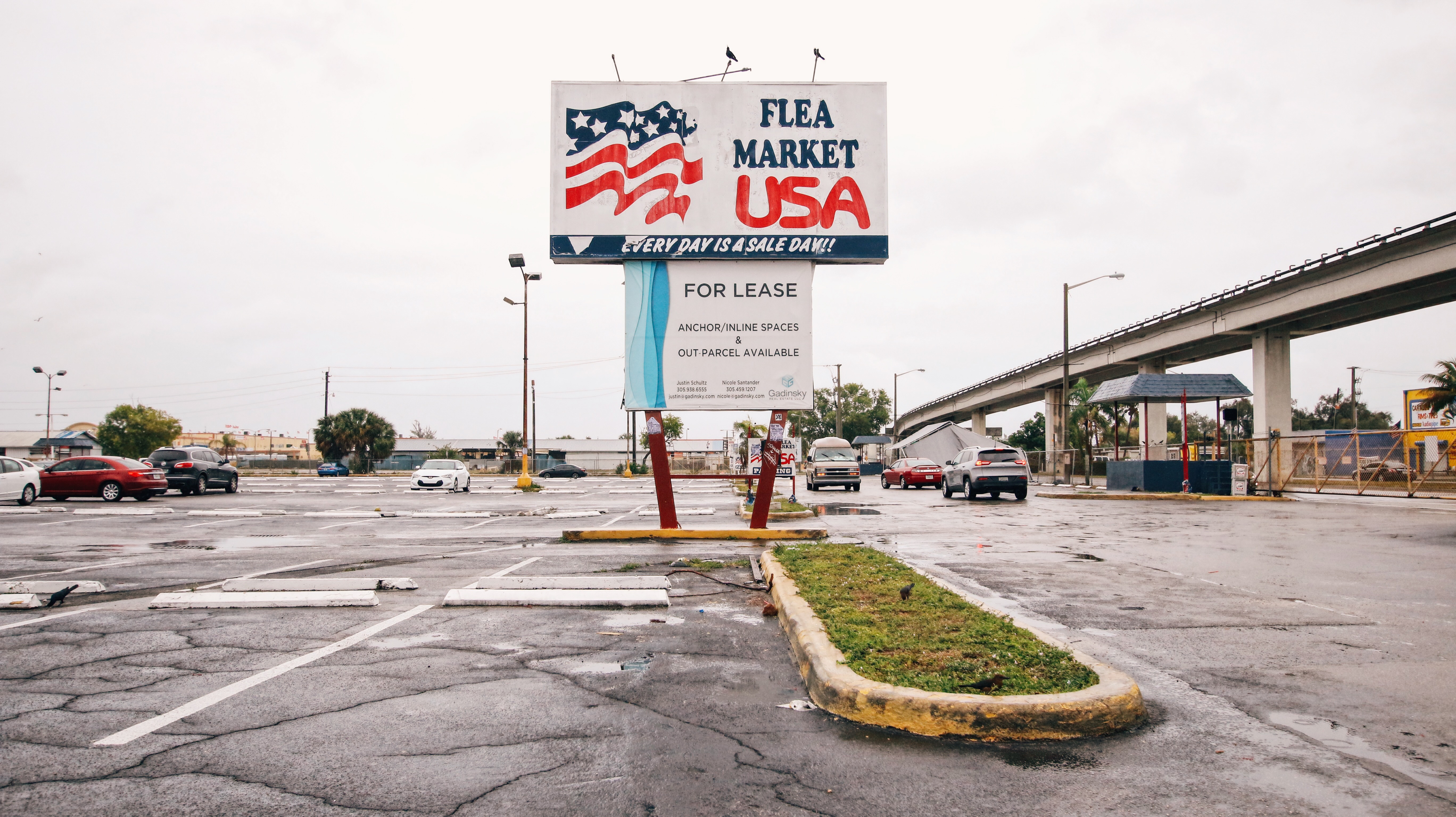 Flea Market USA Parking Lot Sign, Miami, FL