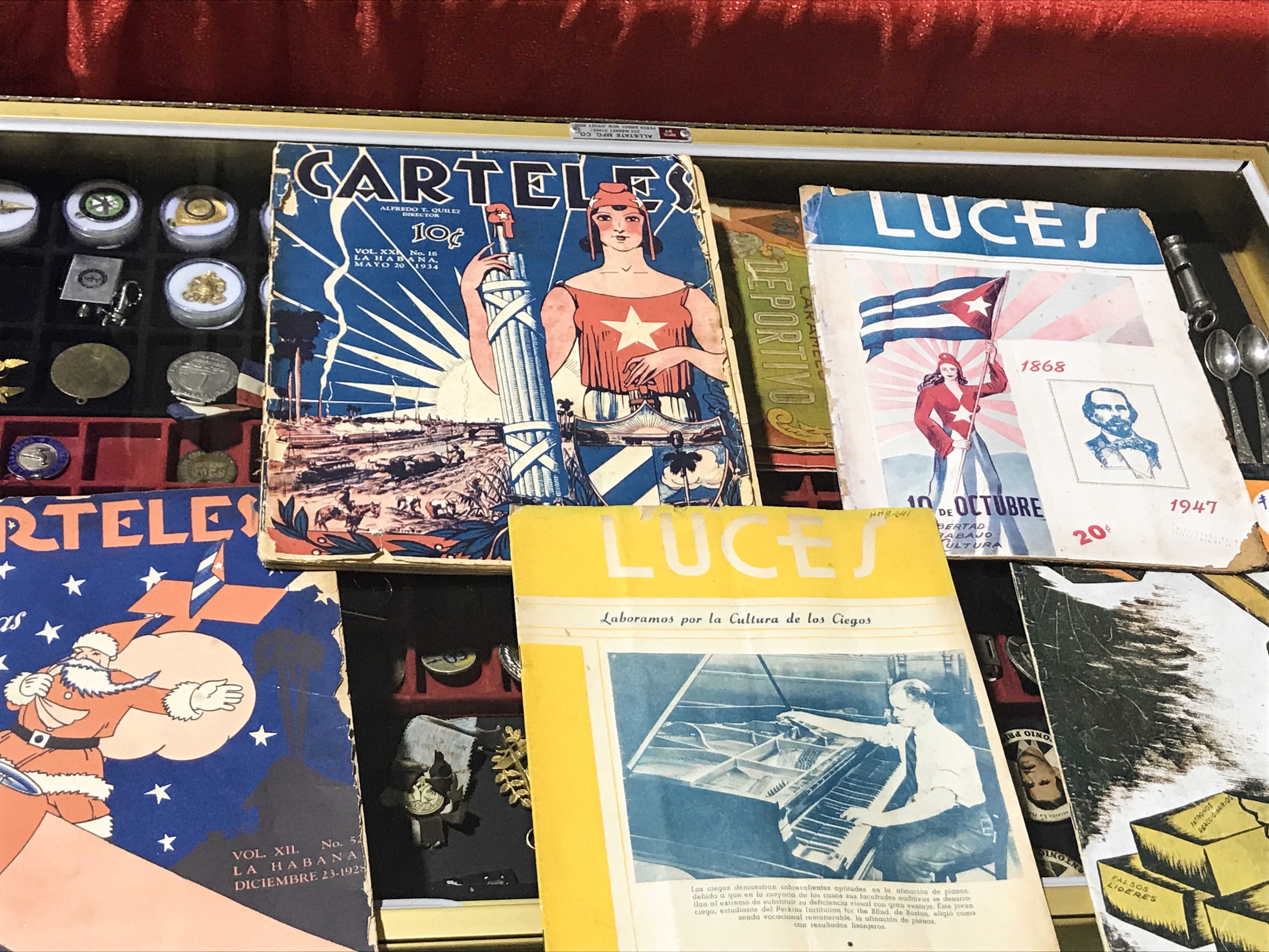 Vintage copies Cuba Carteles & Luces magazines