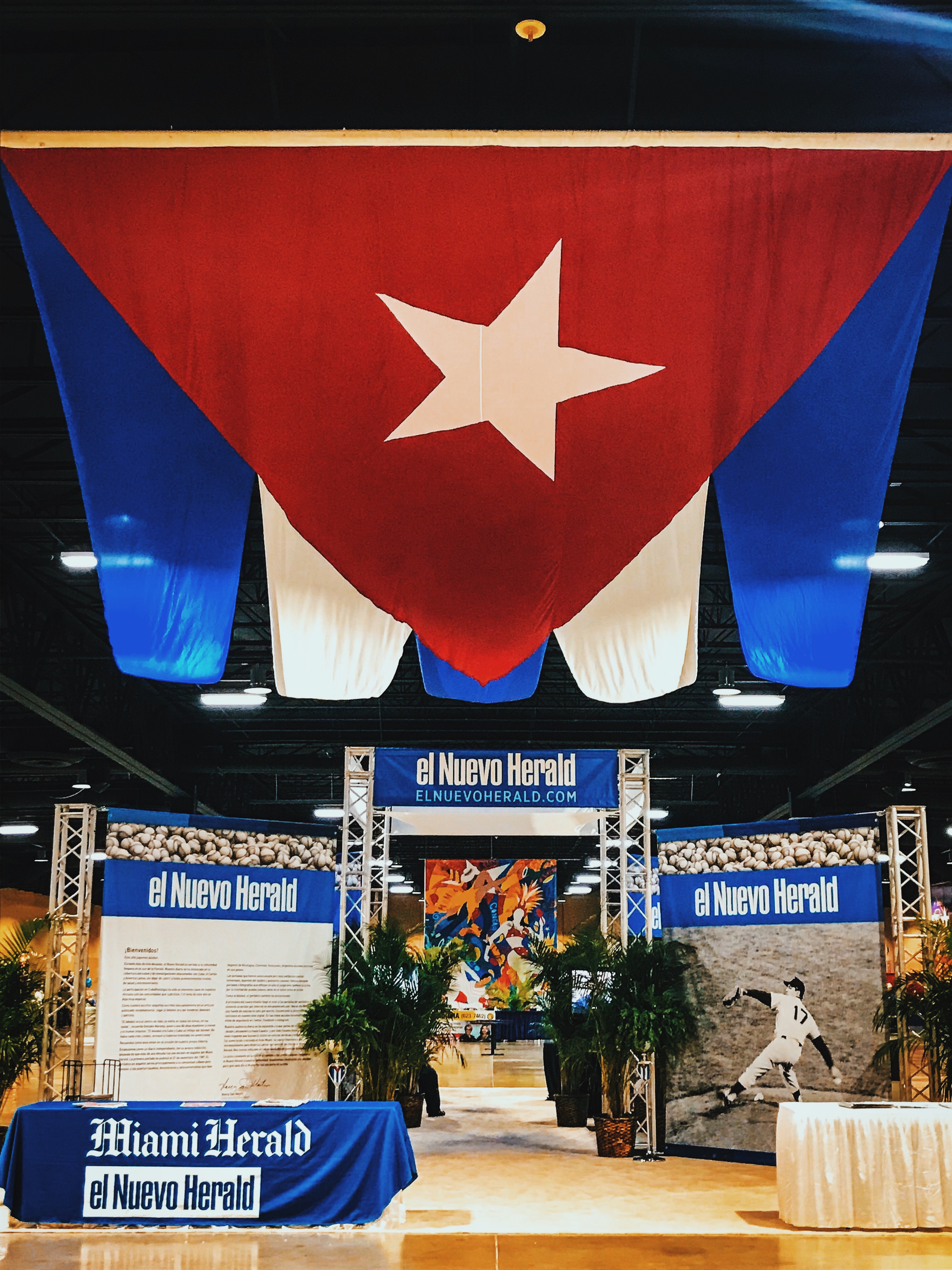 el Nuevo Herald & Miami Herald stand at Cuba Nostalgic Fair